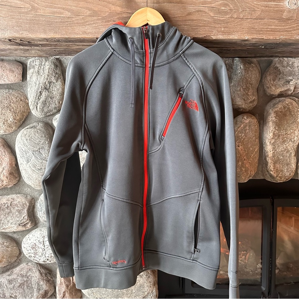 Men’s The North Face zip up sweater hooded